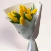 11 желтых тюльпанов