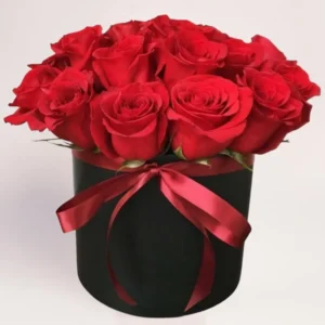 15 красных роз в коробке Алматы