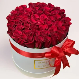35 красных роз в коробке Алматы
