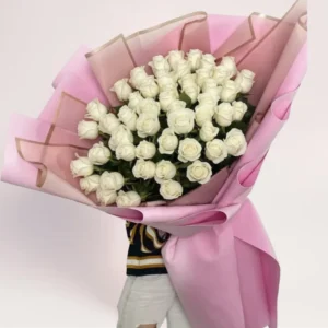 Букет из 51 белой метровой розы в Алматы