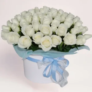 51 белая роза в коробке Алматы