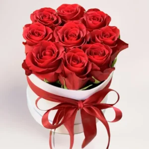 9 красных роз в коробке Алматы