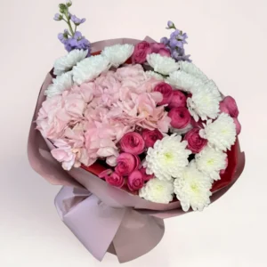 Авторский дизайнерский букет «Бархатный» с гортензией, розами и хризантемами, доставка по Алматы