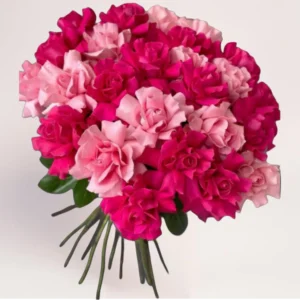 дизайнерский букет из роз розовых оттенков с плотной авторской сборкой, Алматы