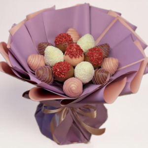 Букет из клубники в шоколаде M — ассорти, Алматы