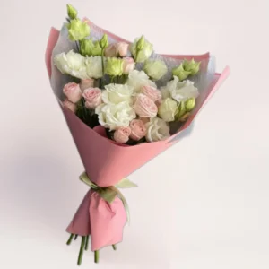 Нежная эустома с розами